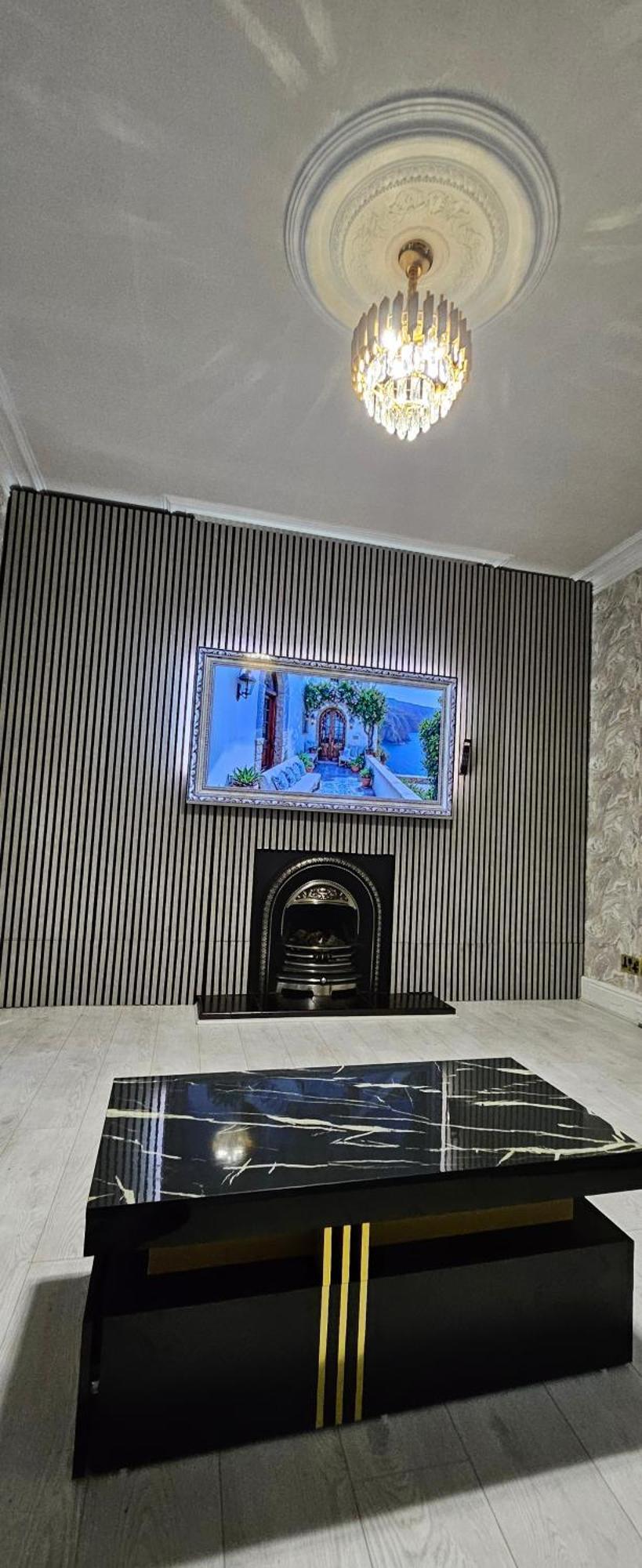 Modern Three Bed House Near Manchester City Centre Holiday home *