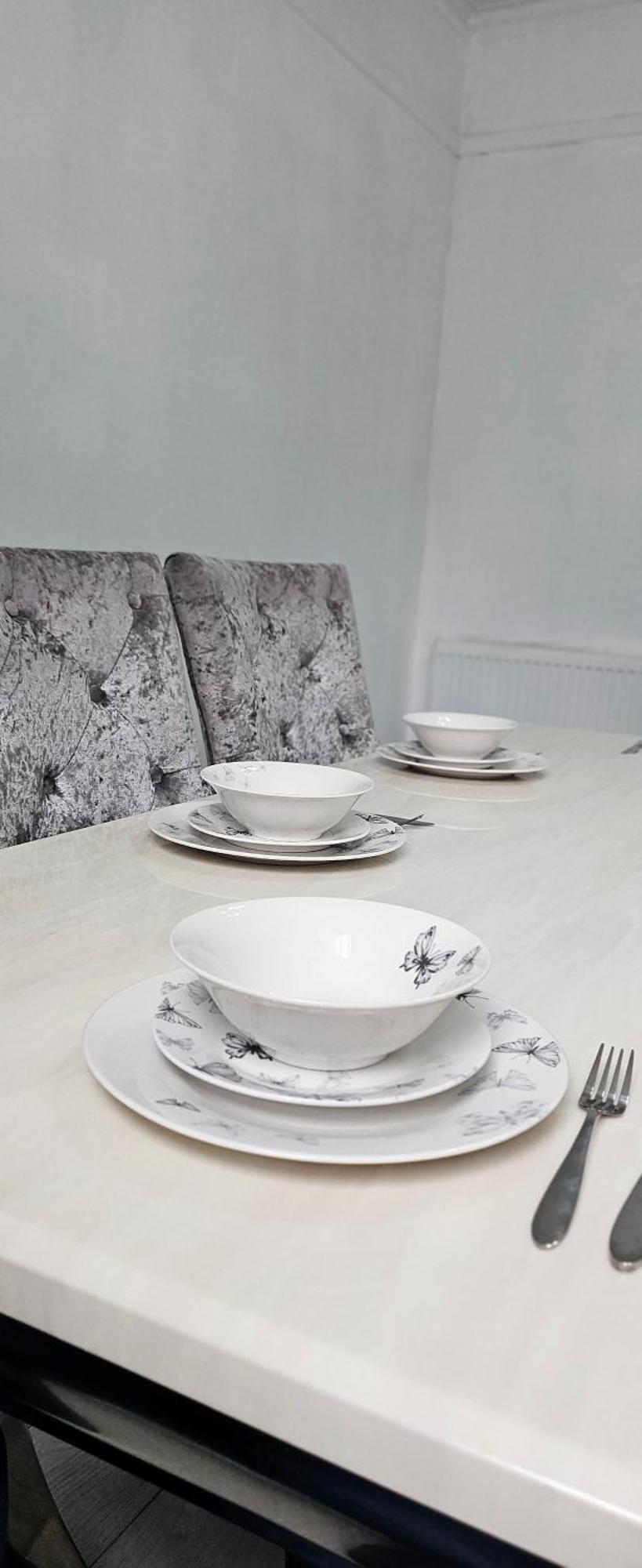 Modern Three Bed House Near Manchester City Centre Holiday home Manchester