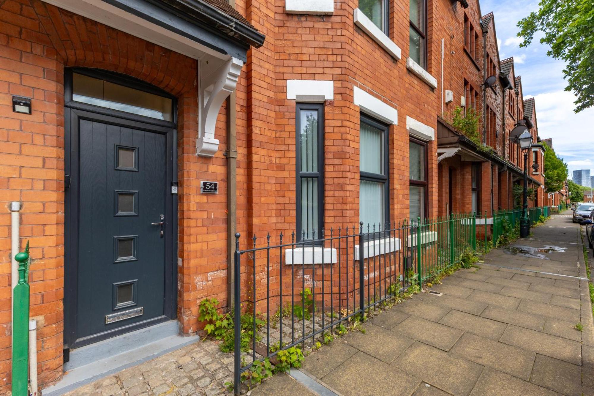 Holiday home Modern Centre Townhouse Sleeps 10 & Parking Manchester