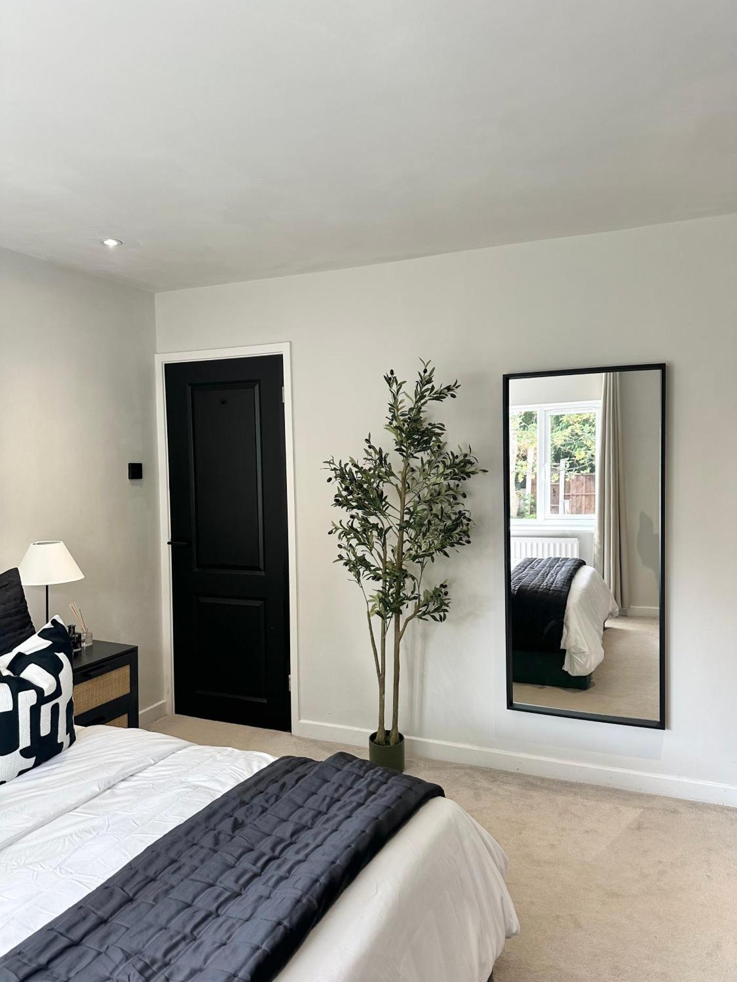 Holiday home Canal Mews - 1 Min From Trafford Centre And 2 Min M60! *