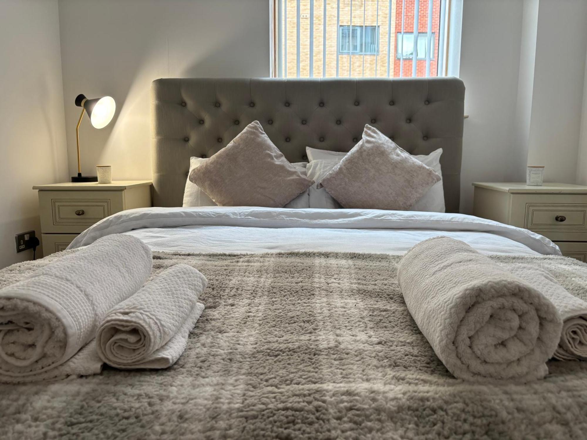 Apartment Lux 2bed Centre And Ao Arena Free Parking Modern *