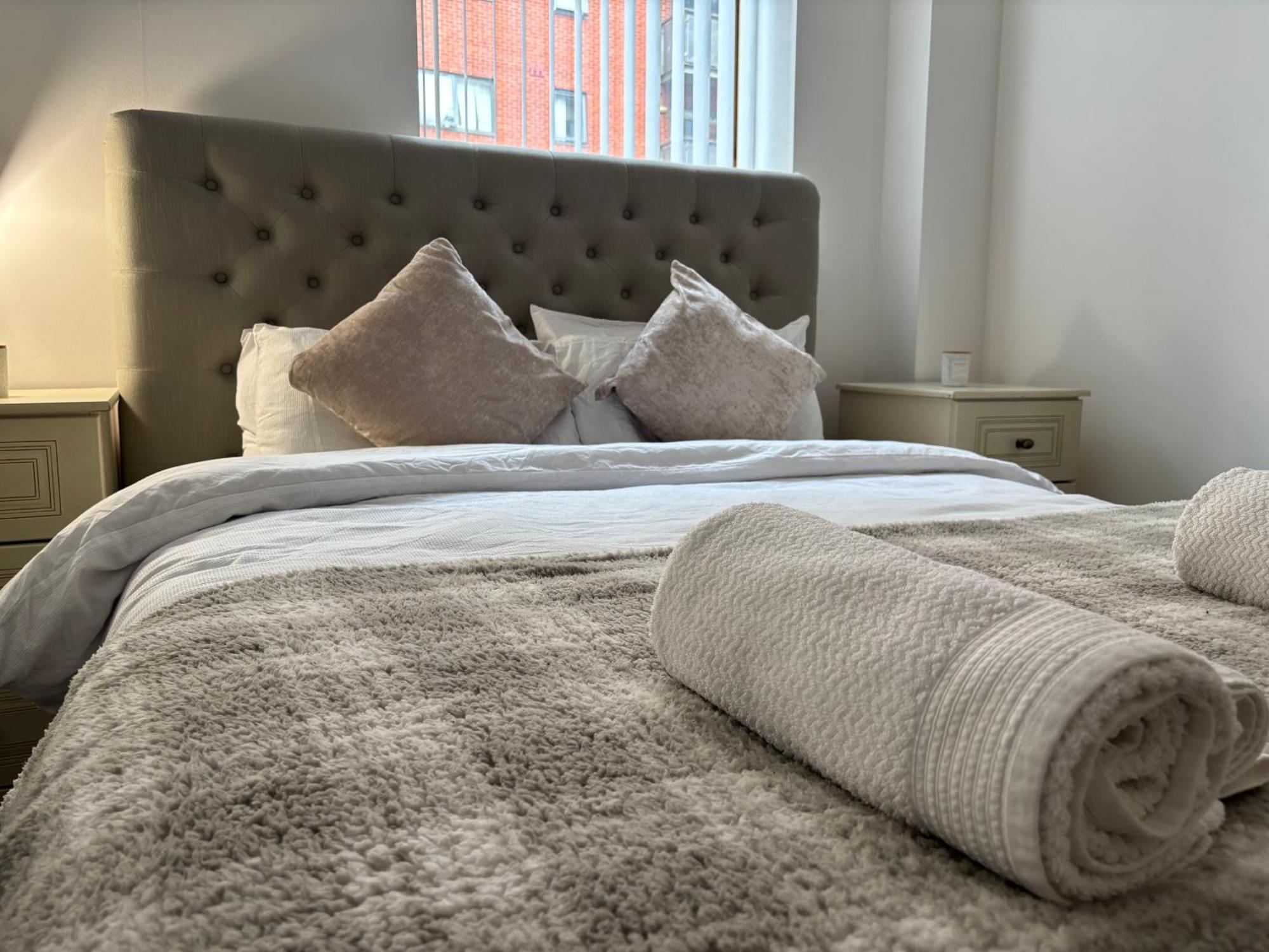 Lux 2bed Centre And Ao Arena Free Parking Modern Apartment *