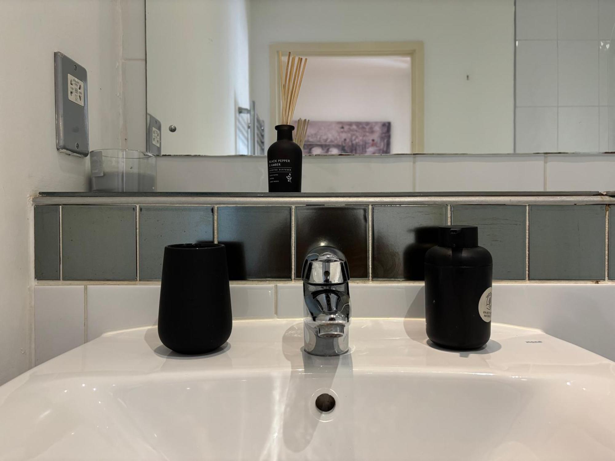 Lux 2bed Centre And Ao Arena Free Parking Modern *