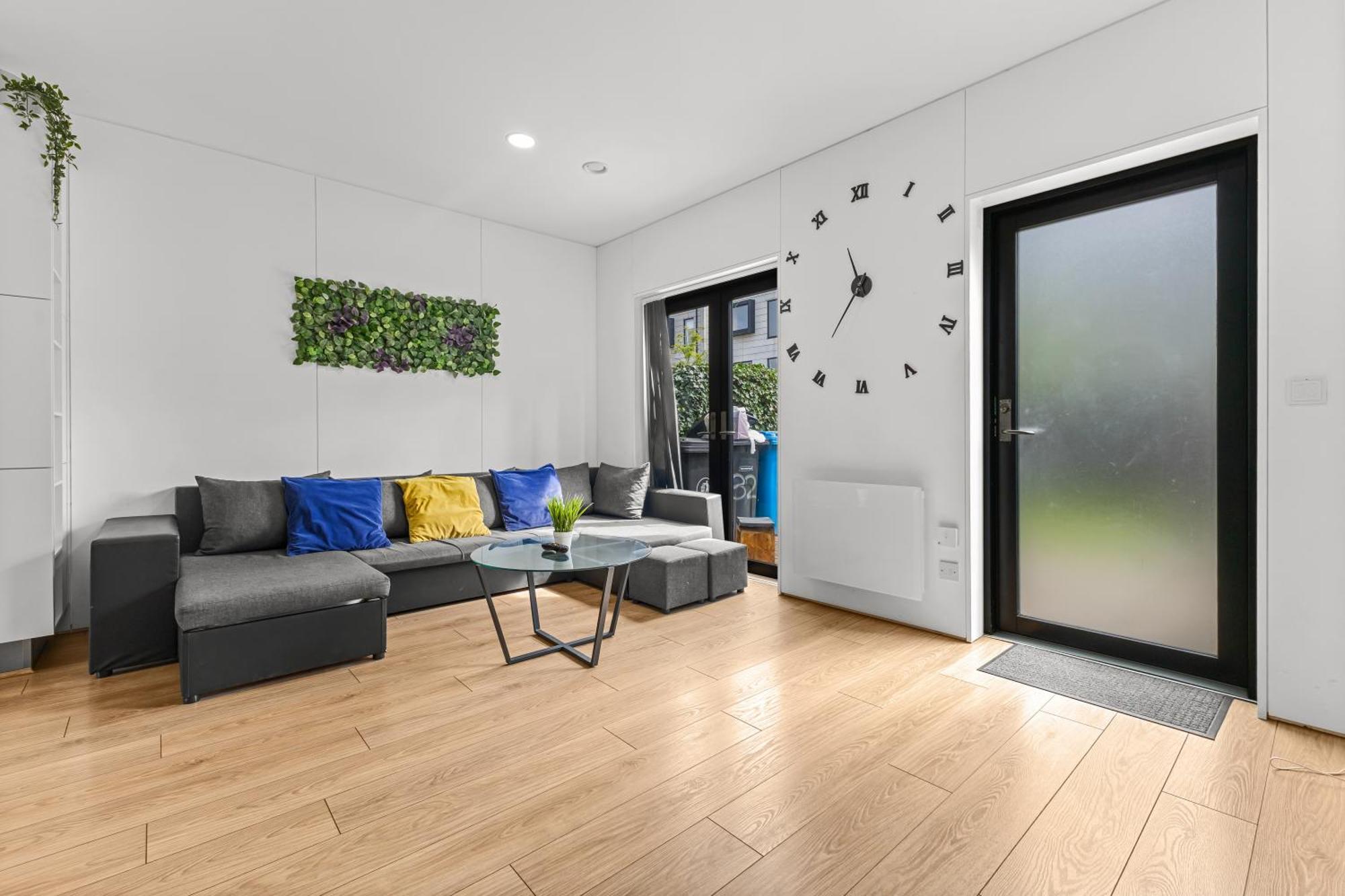 Large Townhouse 5 Beds With Two Parking Spaces - Centre Apartment Manchester