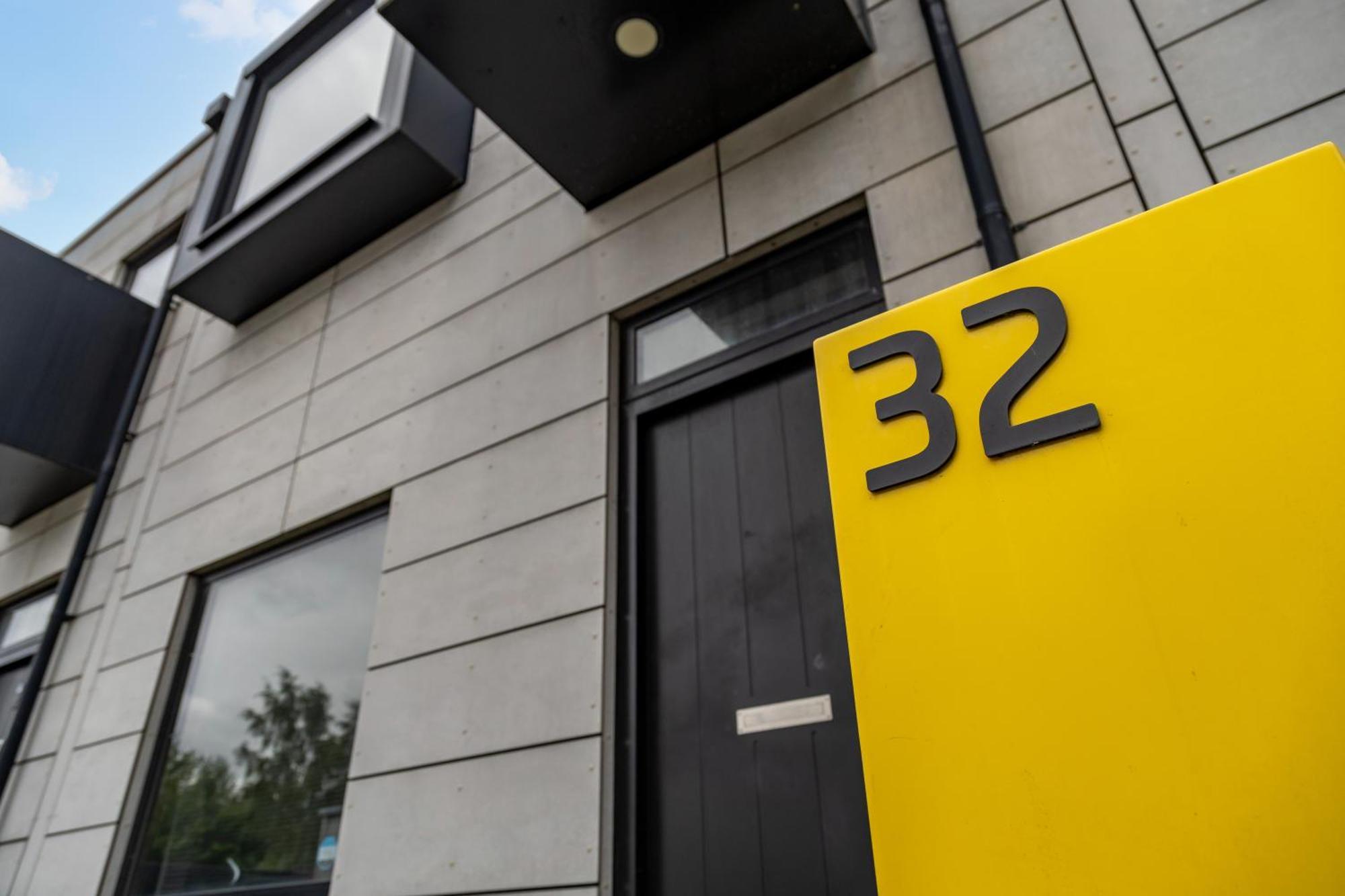 Large Townhouse 5 Beds With Two Parking Spaces - Centre * Manchester