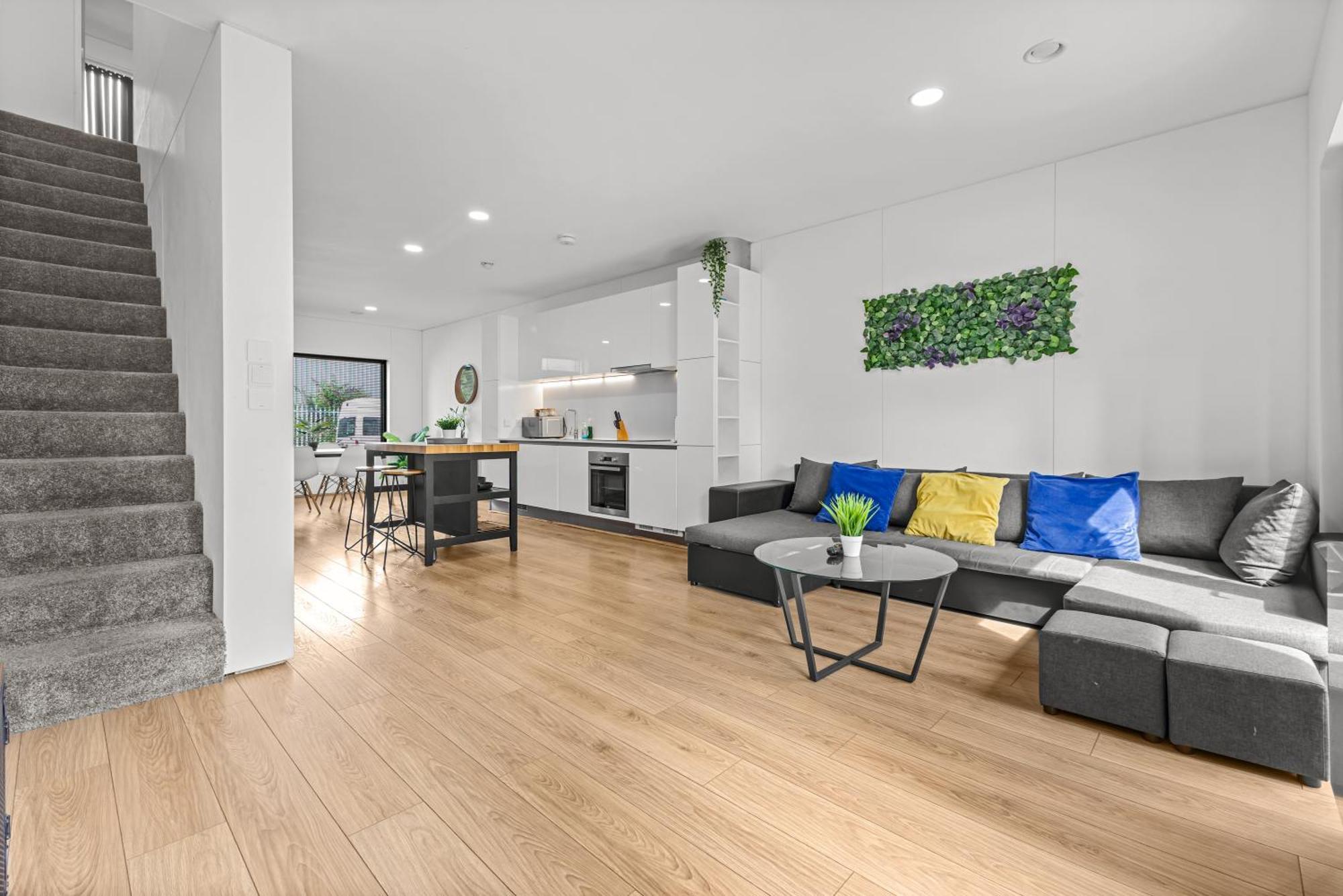 Large Townhouse 5 Beds With Two Parking Spaces - Centre