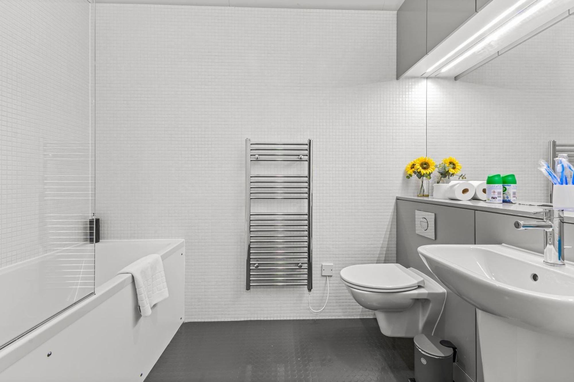 Apartment Large Townhouse 5 Beds With Two Parking Spaces - Centre *