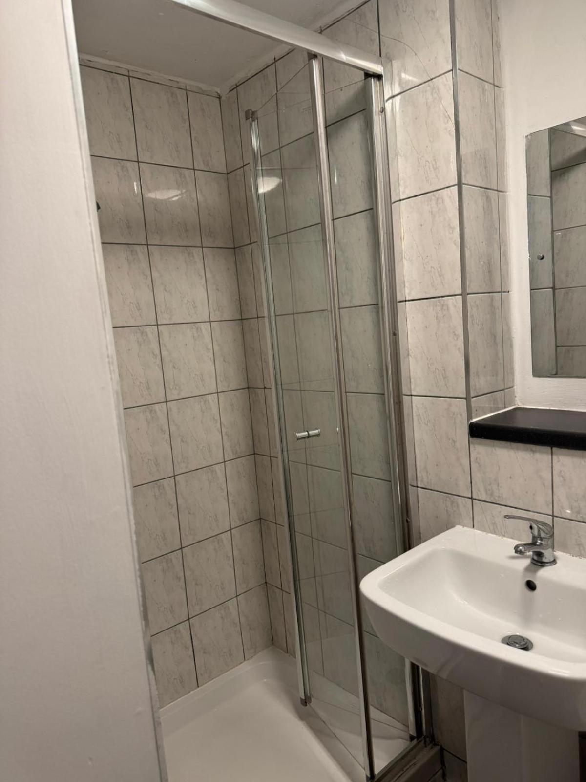 Apartment Small And Cozy Getaway Manchester