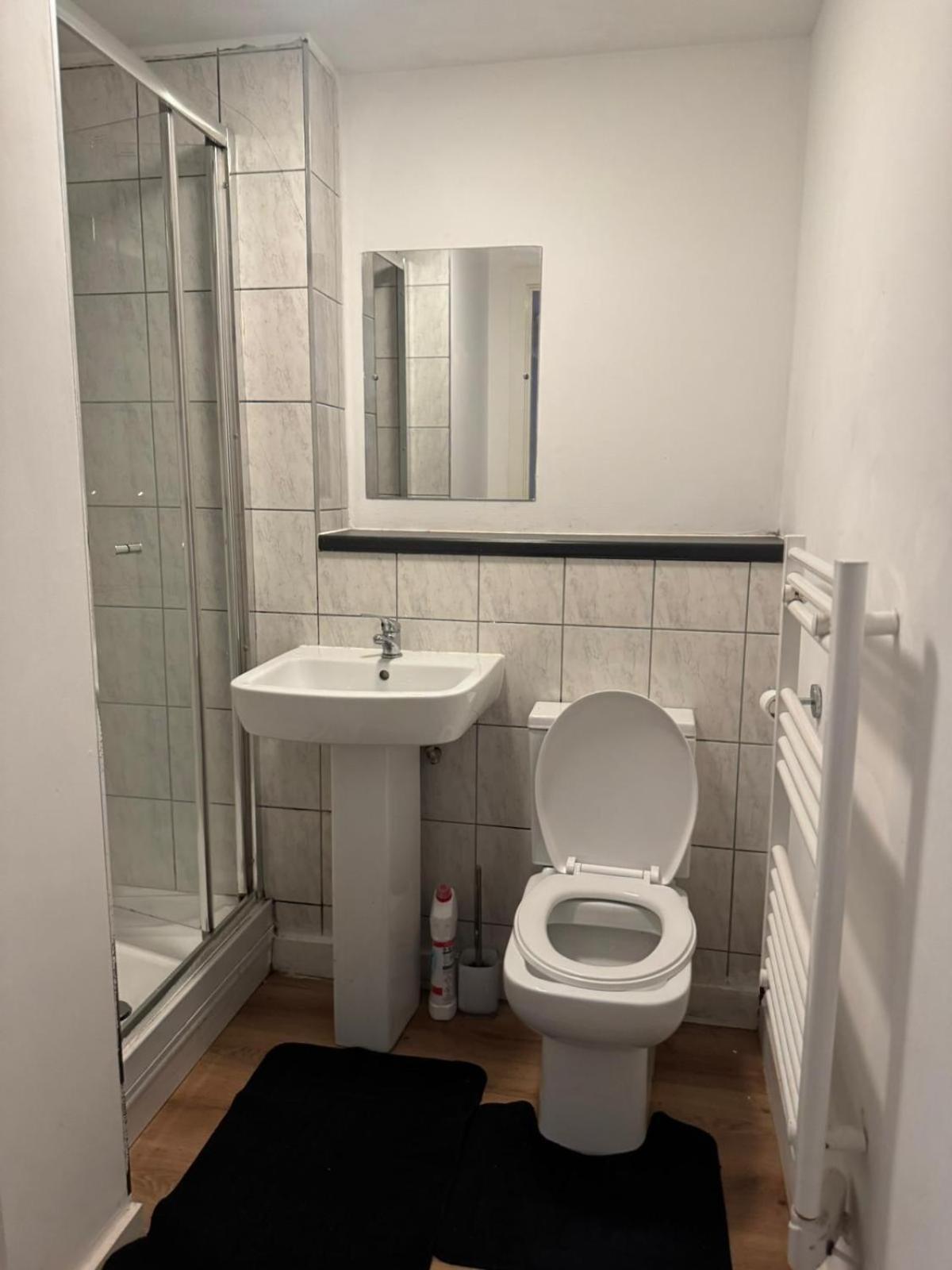 Apartment Small And Cozy Getaway Manchester