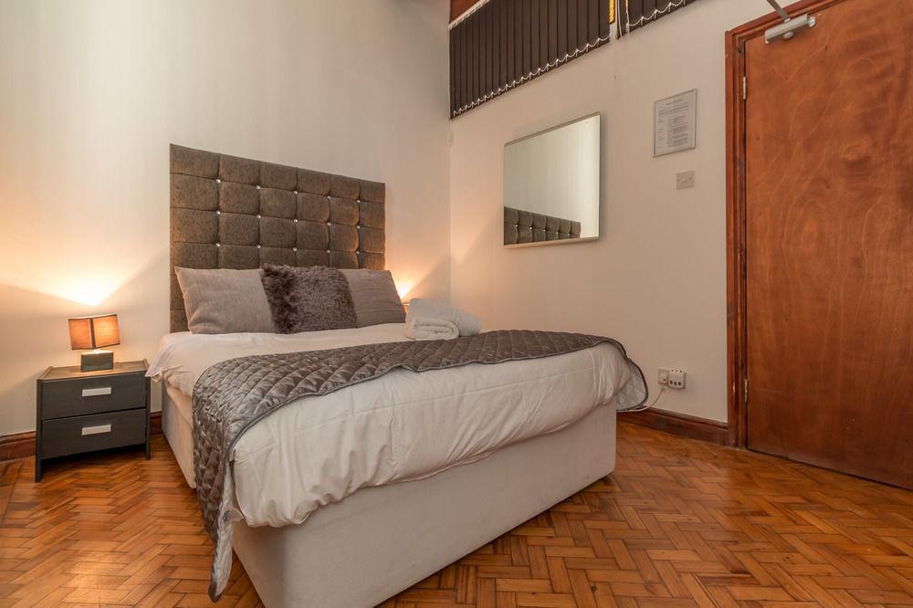 Ashton House Hostel