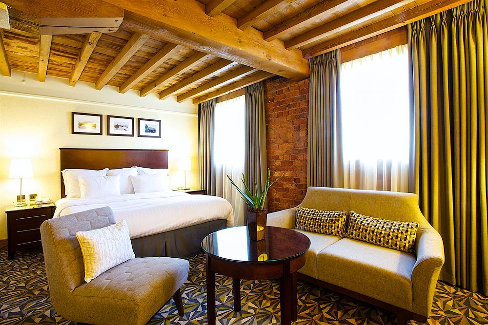 Marriott Victoria & 4* Manchester