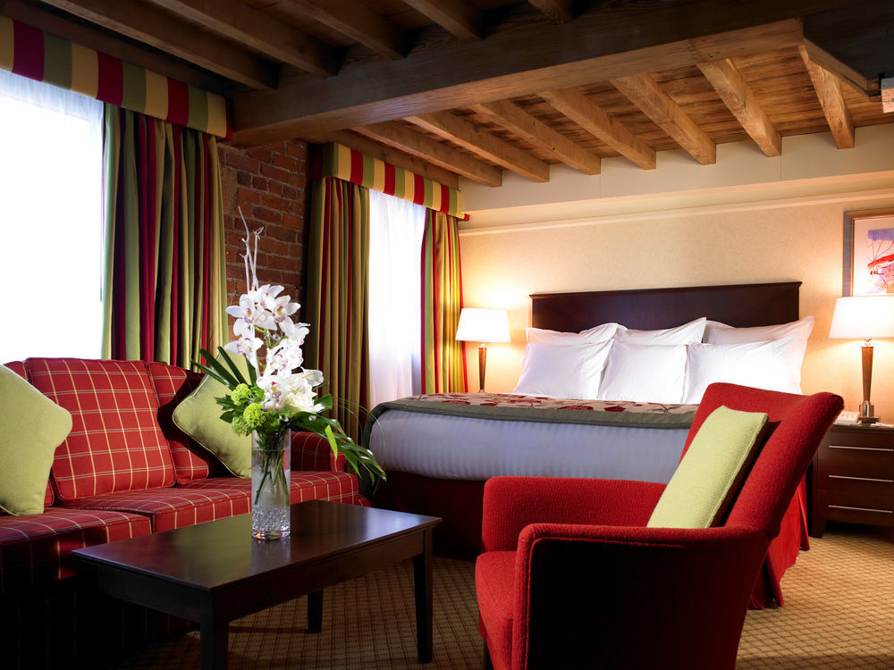 Marriott Victoria & 4*