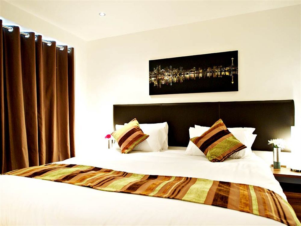 By Marriott Piccadilly Hotel