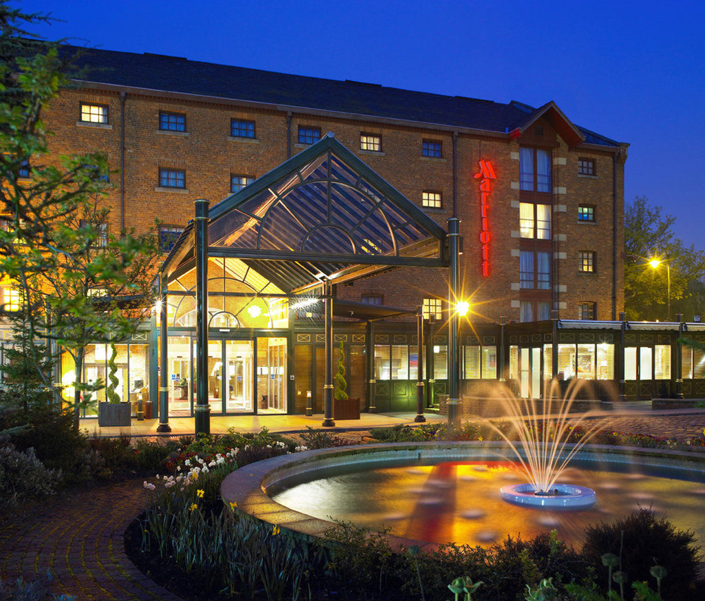 Marriott Victoria & 4* Manchester