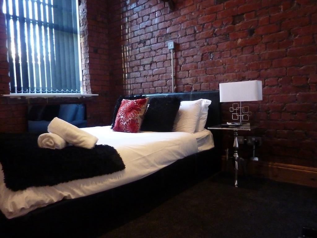 Ashton House *