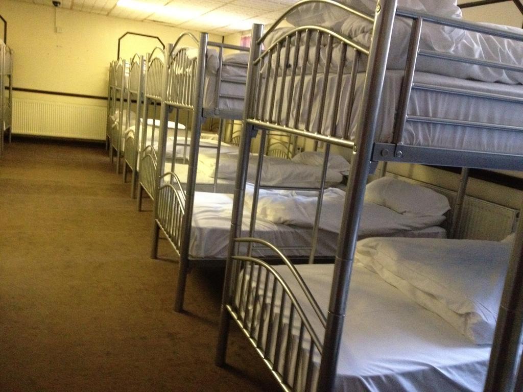 Ashton House Hostel *