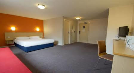 Travelodge Hotel 3*