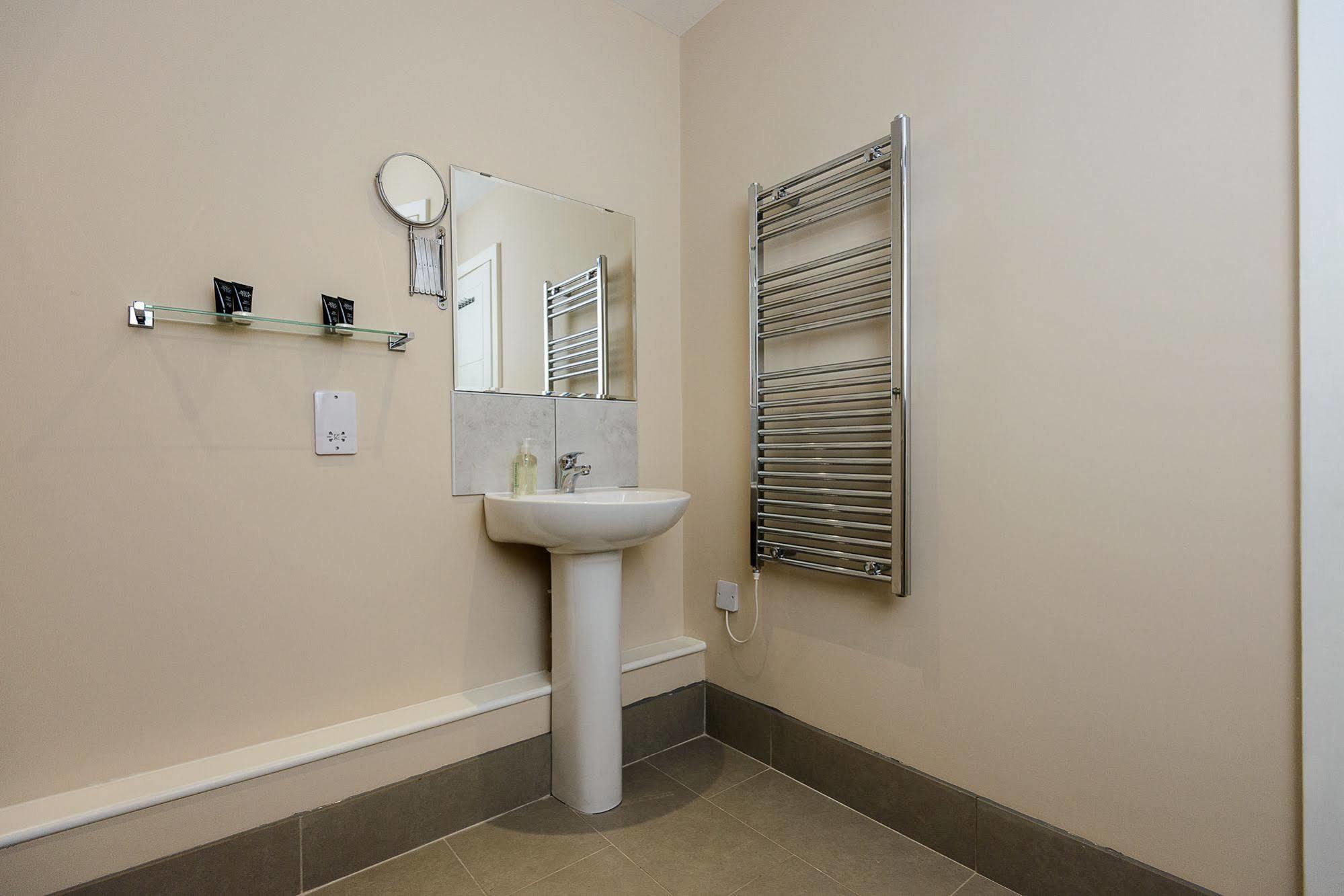 City Gate Apartment *