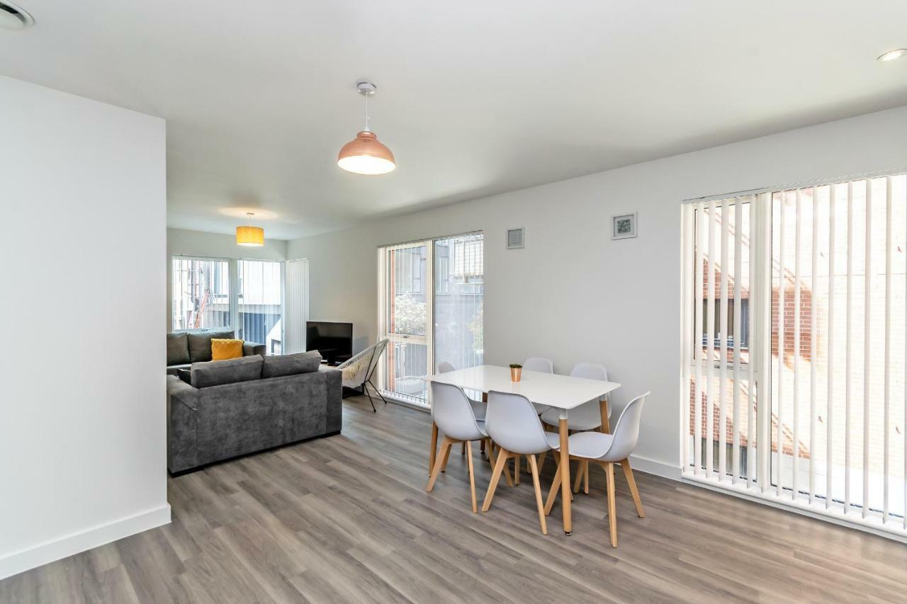 Apartment Halo House