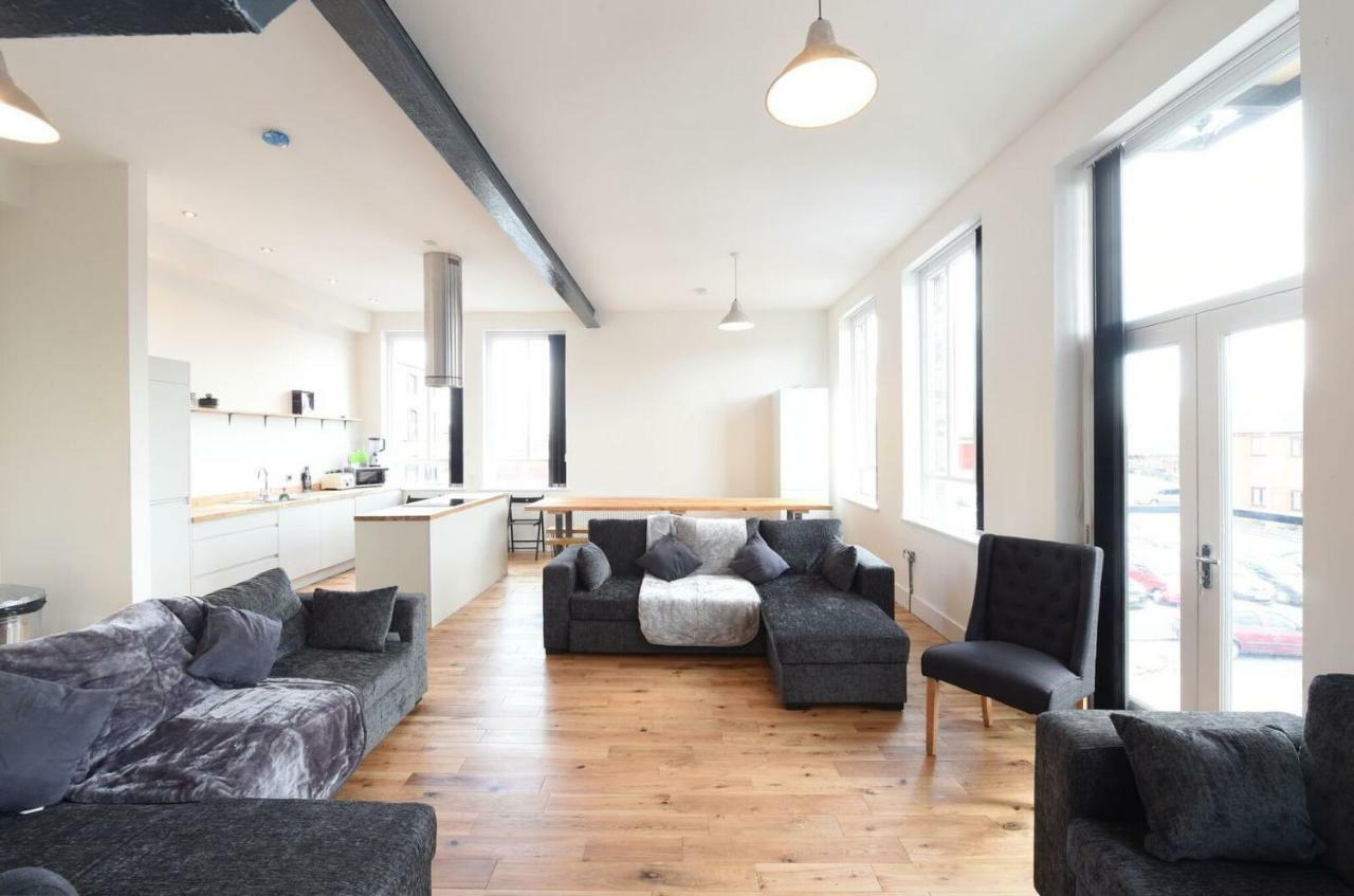 Stunning High Spec Sleep 14 Manchester