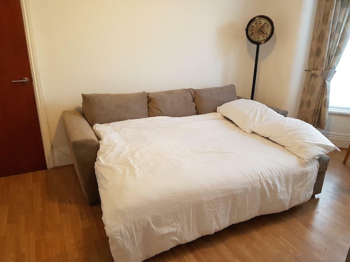Apartment Barlow Moor Road *