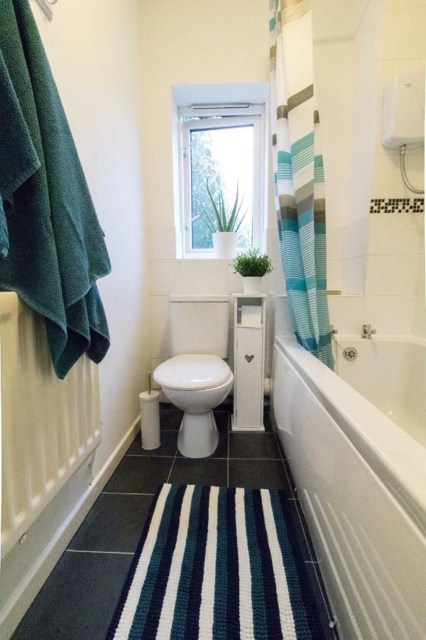 Ideal Next To Queens Park, * Manchester