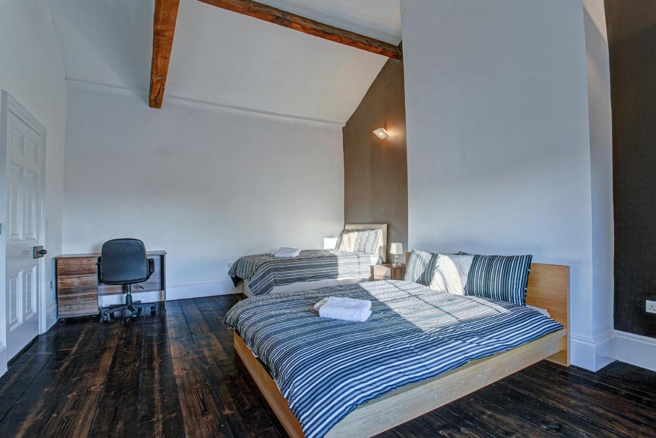 Holiday home Manchesters Ultimate House - Hot Tub - Sleeps 23! Manchester
