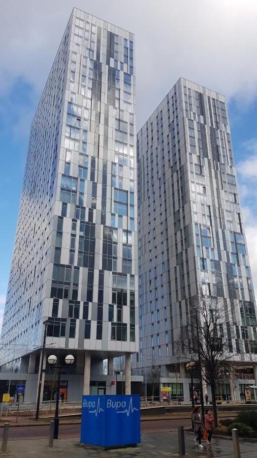 X1 Media City 3 Bedroomed Free Wifi & Free Parking Apartment