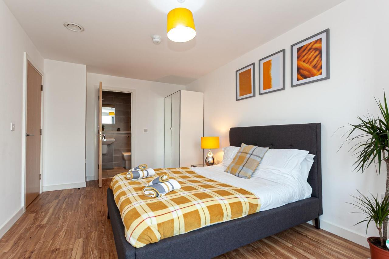 Apartment X1 Media City 3 Bedroomed Free Wifi & Free Parking