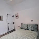 Spacious, Bright And Airy City Centre Flat. Unique Converted Mill.
