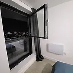 Beautiful 2 Bedroom Apartment Salford Quays