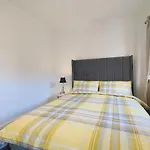 Regent House - Holiday Home With Free Parking 10 Minutes To Manchester City Centre & Coop Live Arena
