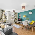 Designer Apartment - Great Location!