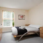 Brimmond Homes - Nr To Univ, Hospitals, O2 Apollo, Plab & 7 Mins To City Centre - Stylish, Modern & Secure 2 Bed, 2 Bath Apt With Allocated Free Parking