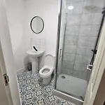 Double En Suit Room In Levenshulme