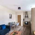 Bright 2 Bedroom Apartment In Central Manchester