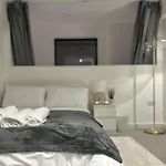 Central 2 Level - Balcony-Free Parking-Wi-Fi