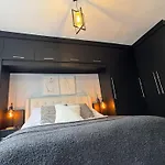 Three Bedroom House In Manchester