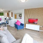 New Refurb Mins From Coop Man City Park For Free Pass The Keys