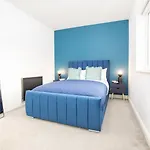 Manchester 5 Bed House- 5Mins To City Centre - Sleeps 8