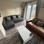 Large 3-Bed House Near Etihad & Coop Live