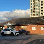 The Skyview Apartment Near Media City & Old Trafford Stadium