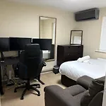 Affordable Rooms In A 4 Bedroom House
