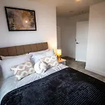 Fabulous 2 Bedroom Apartment In Central Manchester