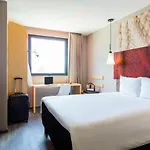 Ibis Manchester Centre 96 Portland Street