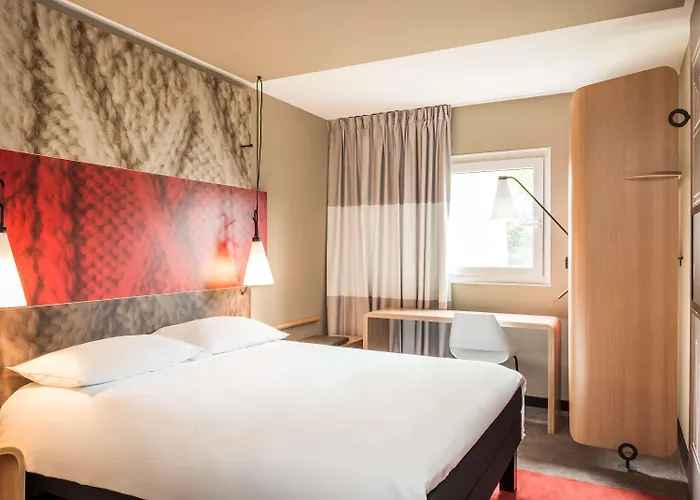 Ibis Manchester Centre 96 Portland Street