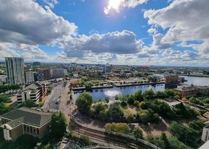 Beautiful 2 Bedroom Apartment Salford Quays