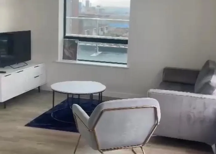 Affordable Two Bedroom Penthouse Close To Manchester City Centre Old Trafford