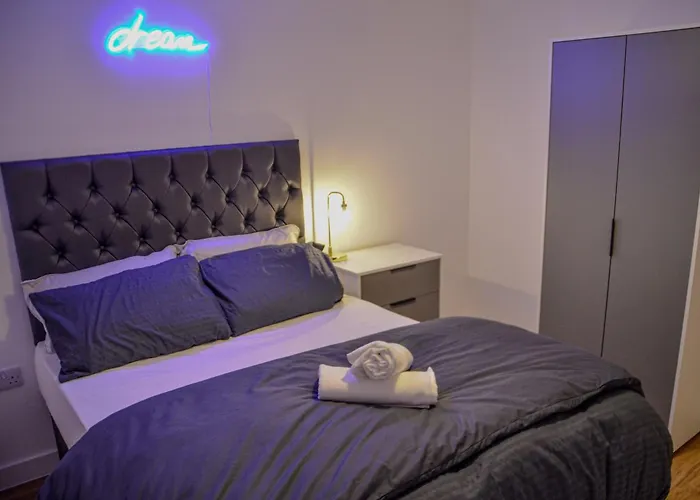 1 Bedroom Flat In Manchester