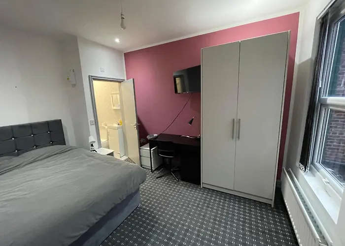 Luxurious En-Suite Room 3